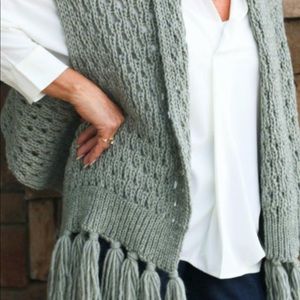 Banderlera fringe shawl vest